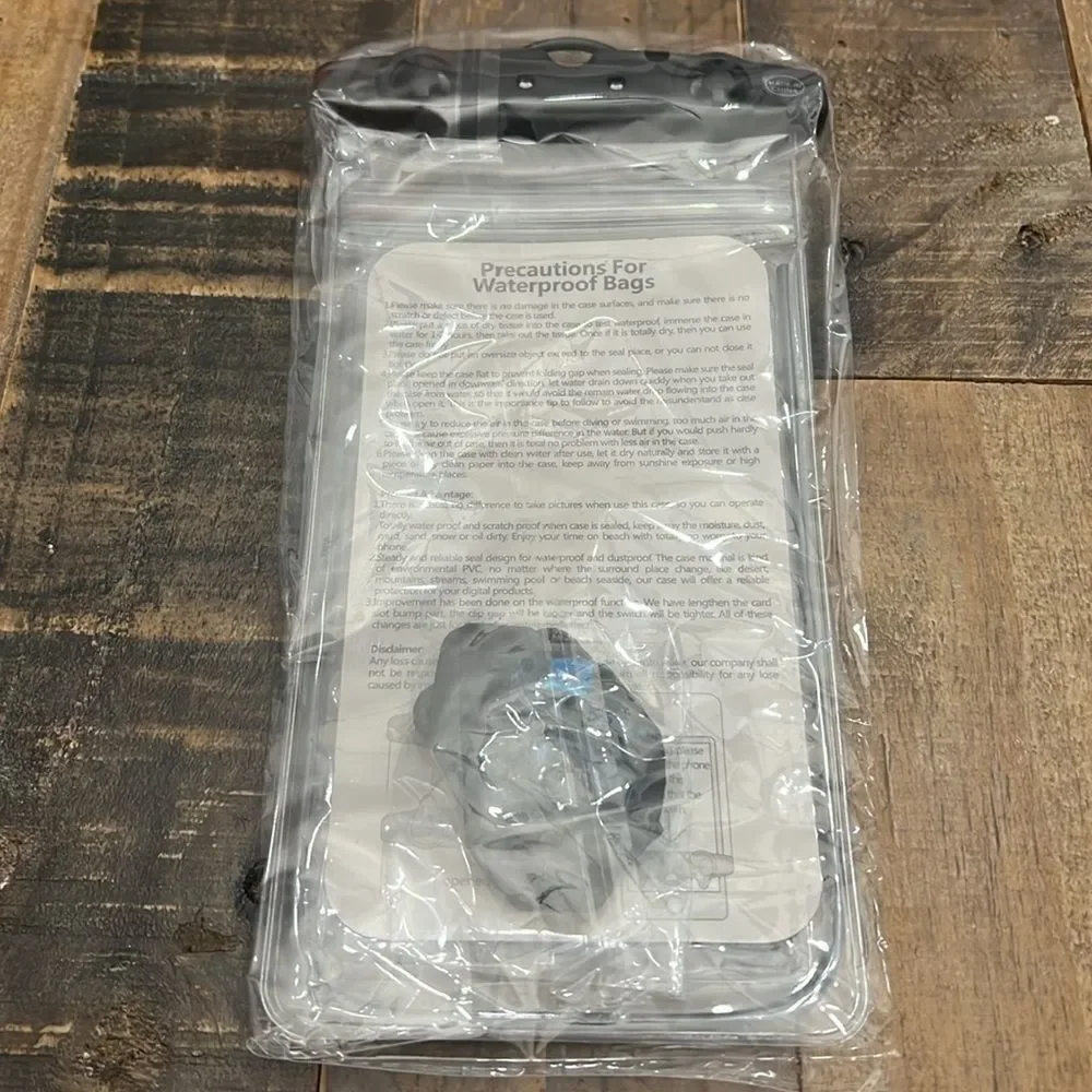 NEW IN BOX WATERPROOF CELL PHONE CASE IN BLACK